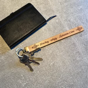 Personalisierter Leder Schlüsselanhänger extra lang aus Starkleder